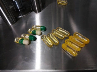 TIANHE Tam Otomatik Sıvı Yağ Kapsülü Doldurma Makinesi Vitamin, Balık Yağı İçin Tedarikçi