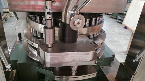 TIANHE Çiğnenebilir Tabletler Döner Tablet Pres Makinesi Kapasitesi Saatlik 170000 tablet Tedarikçi