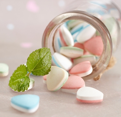 TIANHE Çeşitli Renkli Şeker Otomatik Tablet Baskı Makinesi Çiğnebilir Vitamin için Tedarikçi